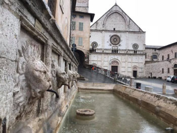 Assisi-fontana-di-San-Rufino
