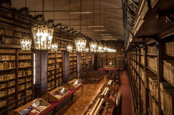 Salone Teresiano della Biblioteca Universitaria di Pavia - MiBAC (foto:©Matteo Marinelli ©Scilla Nascimbene Mondointasca.it)