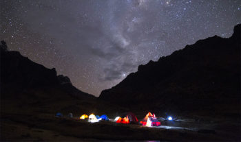 PromPerù-Campamento-cerca-a-la-cordillera-Huayhuash.©dickens