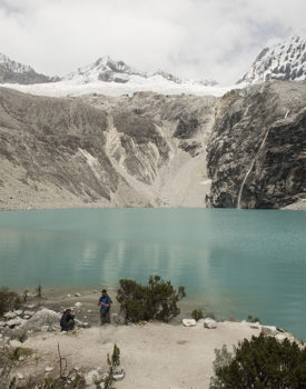 PromPerù ©PromPerù-Laguna-69-y-Nevado-Chacraraju-en-el-Parque-Nacional-Huascarán