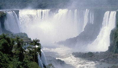 Iguaçu Visitatori-alle-cascate-Igauzù