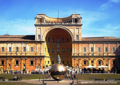 Consigli di viaggio Roma-Musei-Vaticani_Cortile-della-Pigna