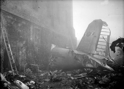 Publifoto Tragedia-di-Superga_-il-relitto-dell’aereo-su-cui-viaggiavano-i-giocatori-del-Grande-Torino,-5-6-maggio-1949-Archivio-Publifoto-Intesa-Sanpaolo