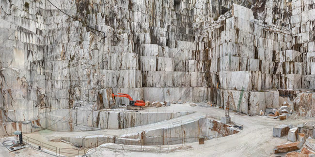 Cave di marmo di Canalgrande, Carrara Italy 2016, (photo(s) © Edward  Burtynsky, courtesy  Admira Photography,  Milan / Nicholas  Metivier Gallery, Toronto)*