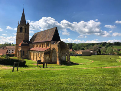 L'abbazia di La Bénisson Dieu (Ph. D. Bragaglia ©Mondointasca.it)