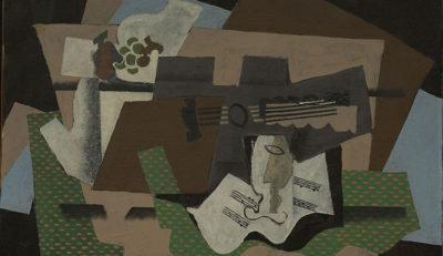 Guggenheim Braque-Chitarra,-bicchiere-e-piatto-di-frutta-sopra-un-buffet