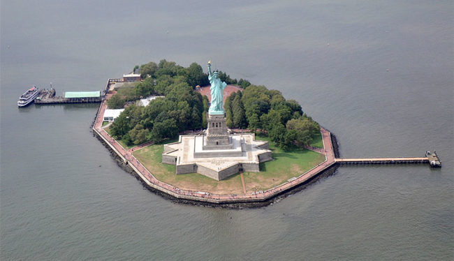 Liberty Island (ph. Sidvics)