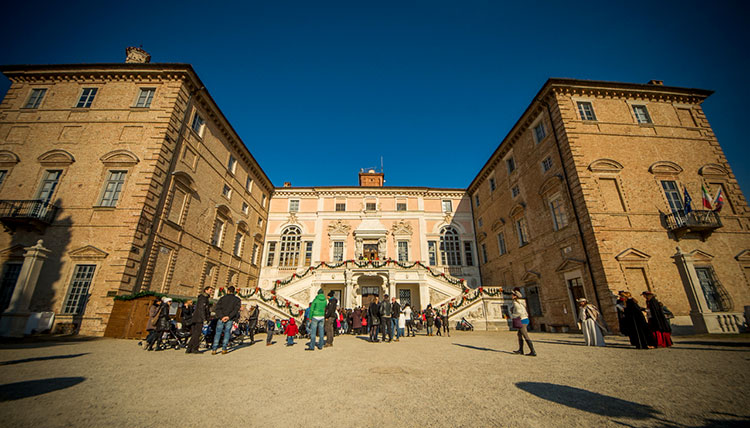 Magico-paese-di-Natale-Castello di Govone