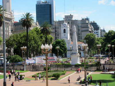 Buenos-Aires-Plaza-de-Mayo