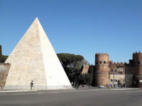 Roma, la Piramide Cesta e Porta San Paolo