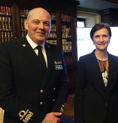 Luigi Sinapi, direttore dell'istituto Idrografico della Marina Militare con l'ambasciatrice Tveiten