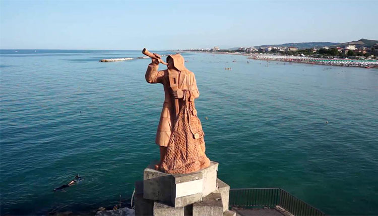 San Benedetto del Tronto statua-del-pescatore