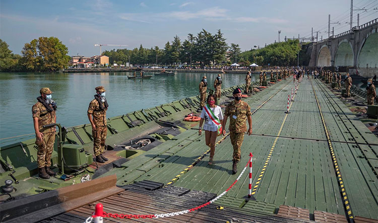 Argo 2020 Ponte-sul-Mincio-il-sindaco-Orietta-Gaiulli-e-il-genTota