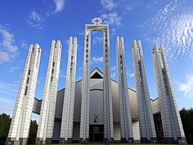 Viaggio spirituale in Lituania: dal piccolo Vaticano alla croce sommersa