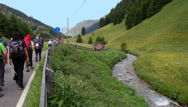 Via Romea Germanica Pellegrini-tappa-Vipiteno-a fianco dell'Isarco