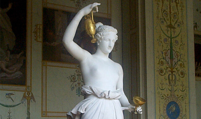 La scultura di Ebe di Antonio Canoca conservata all'Ermitage a San Pietroburgo