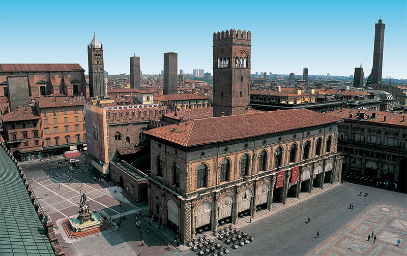 rilanciare il turismo Bologna-Piazza-Maggiore