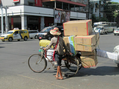 Trasporti a Yangon (ph. giulia fraschini © – mondointasca.it)