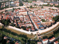 Castrum Cittadella, la veduta aerea mostra la forma ellitica del camminamento
