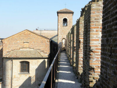 Mura che uniscono Cittadella,-amminamento-lungo-le-mura-interne