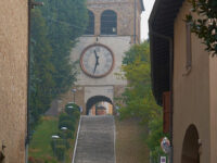 Il Castello con la Torre dell'orologio (foto © emilio dati – mondointasca.it)