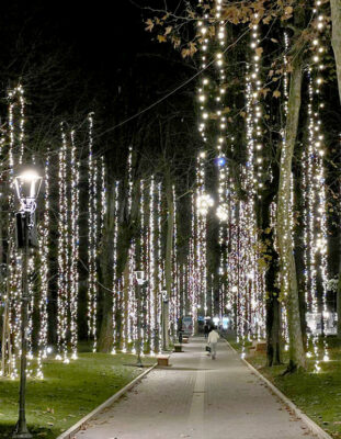 Natale-a-Peschiera-luminarie-al-parco-Catullo