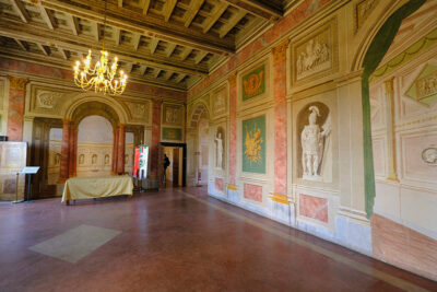 Palazzo Gonzaga (XVIII sec.) salone delle feste (ph © emilio dati – mondointasca)