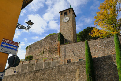 Volta Mantovana, cinta muraria e Torre dell'Orologio del Castello