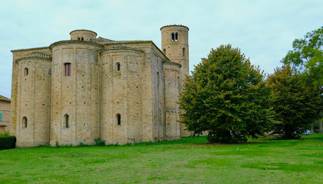 Corridonia, Abbazia di San Claudio al Chienti (ph. ©emilio dati  - mondointasca.it)