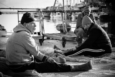 Pescatori-al-porto-di-Mazara-del-Vallo-foto-Roberto-Rubino