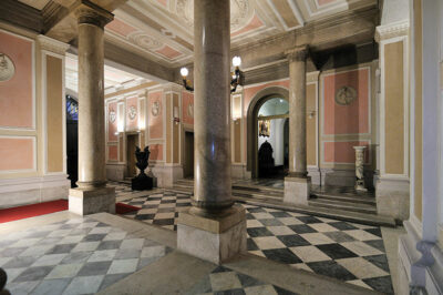 Palazzo Revoltella sala ingresso museo