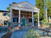 Ciciliano, ingresso di Villa Manni (ph. ©2022 emilio dati – mondointasca.it)