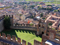 Soave, castello e panorama (ph. Alessandro Vecchi https://commons.wikimedia.org/w/index.php?curid=29043972)