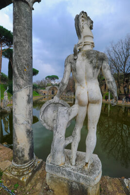 Villa Adriana il Canopo statua di guerriero (Ph. © 2022 emilio dati – mondointasca.it)