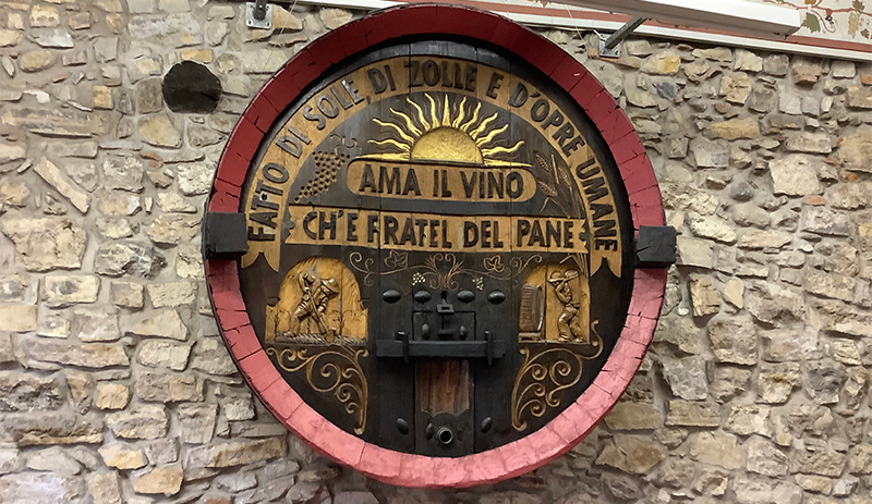 Villa Franciacorta Frase che celebra vino e cibo