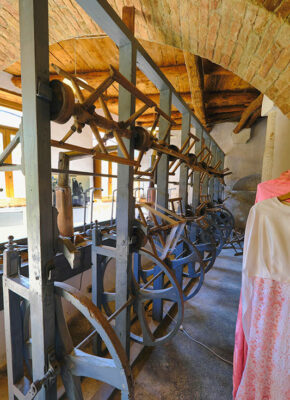 Museo della Seta, ruote in legno-per creare le matasse di seta