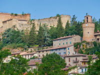 Castrocaro Terme, panorama su Rocca medievale e Torre campanaria (ph. © emilio dati – mondointasca.it)