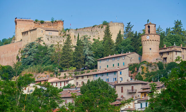 Castrocaro Terme, panorama su Rocca medievale e Torre campanaria (ph. © emilio dati – mondointasca.it)