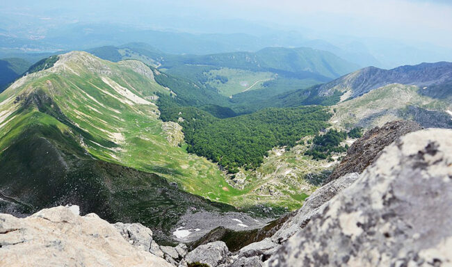 Panorama dal Monte Meta  (ph. Nicola Di Biasi https://commons.wikimedia.org/w/index.php?curid=62938152)
