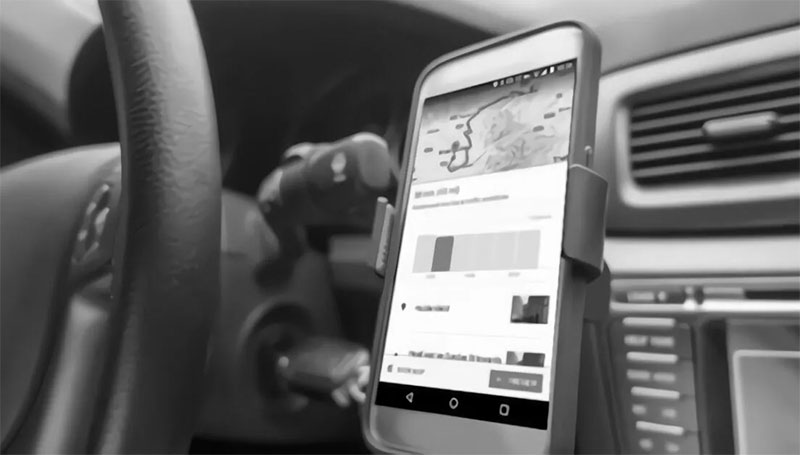 Google Maps in auto