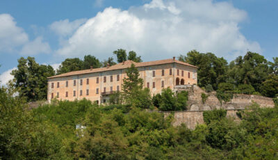 Lesegno, Castello Marchesi del Carretto
