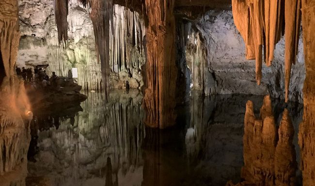 Sculture naturali all'interno delle Grotte di Nettuno