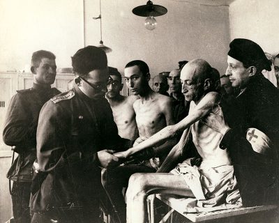 Giornata memaoria Medici sovietici visitano i prigionieri di a Buchenwald