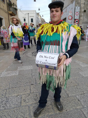 Carnevale con raccolta fondi a Montescaglione