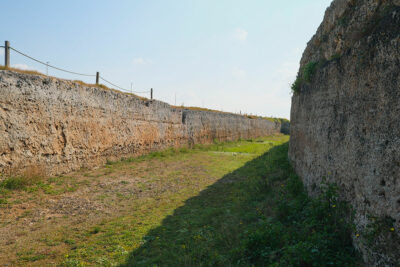 Mura megalitiche del Parcxo Archeologico (ph. © 2023 emilio dati – mondointasca.it)