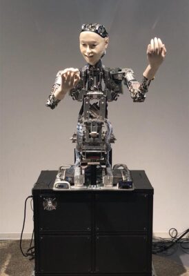 Robot android (ph. b. andreani © mondointasca.it)