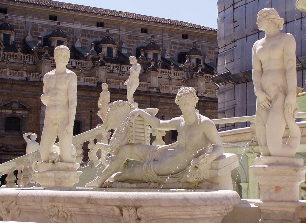 Palermo piazza pretoria.jpg (foto Martin Teetz Wikipedia)