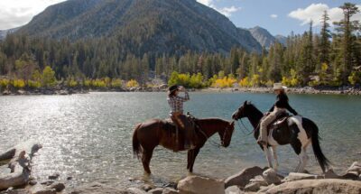 Escursione a cavallo (ph. John Wentworth © Mammoth Lakes Tourism)