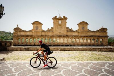 cicloturista Sicilia Granfonte a Leonforte ciclista bikepacking