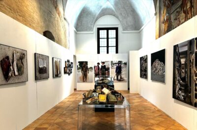 Romagna sfigurata mostra Forlì allestimento